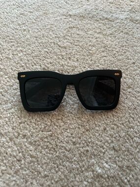Black Square Women's Sunglasses - Classic Matte Black